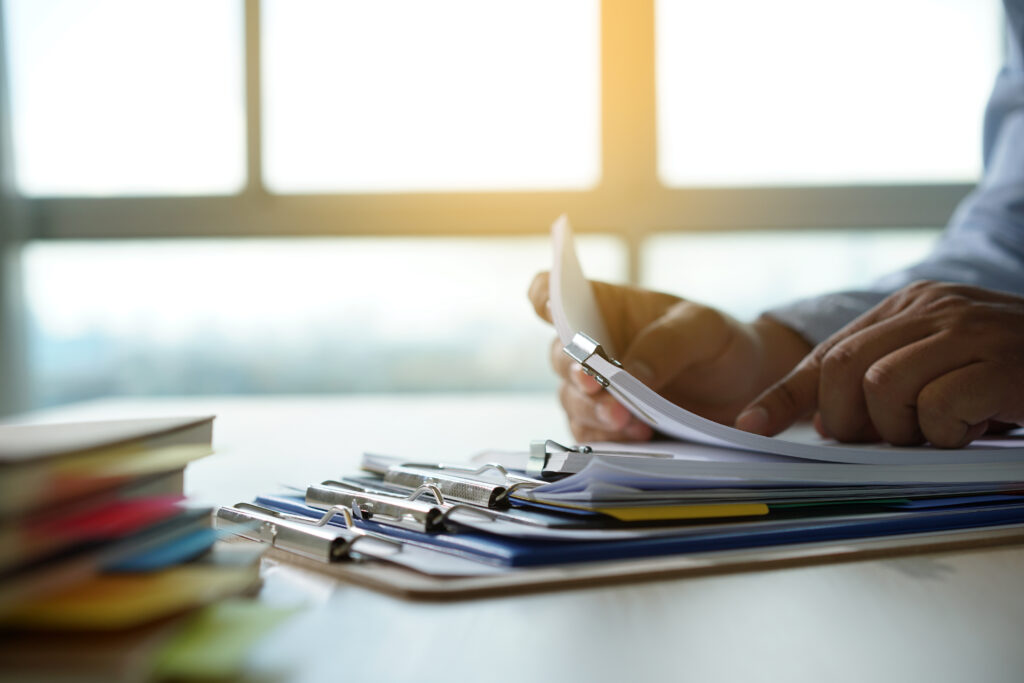 A parceria para advogados da Solve é um recurso exclusivo.  Nós entramos como parceira de negócios para acelerar a solução dos casos de execução de dívidas condominiais. Com isso, conseguimos adiantar o recebimento dos seus honorários. 